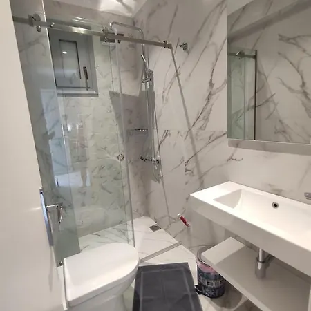 Momento Luxury Apartments Apartment Nikiana